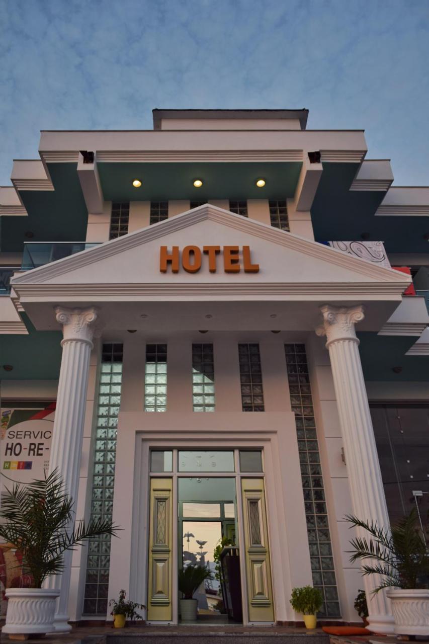 Hotel The Gate 3*